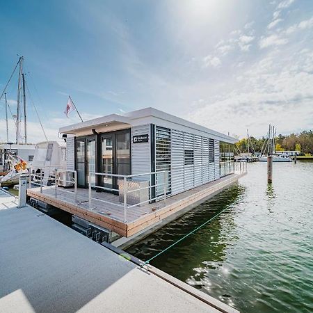 Schwimmendes Ferienhaus "Trinity" Ihr Seahome Auf Der Ostsee พีเนมุนเดอ ภายนอก รูปภาพ