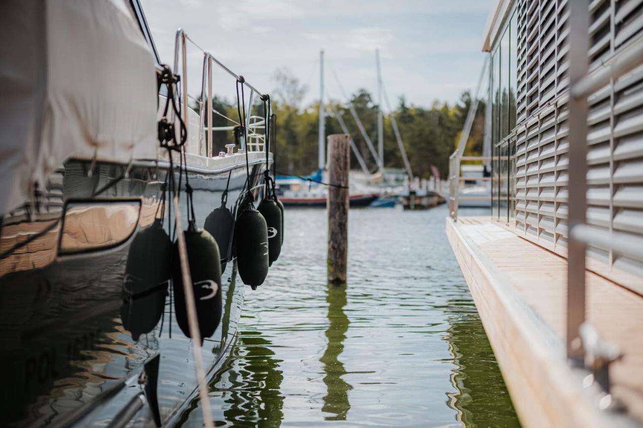 Schwimmendes Ferienhaus "Trinity" Ihr Seahome Auf Der Ostsee พีเนมุนเดอ ภายนอก รูปภาพ