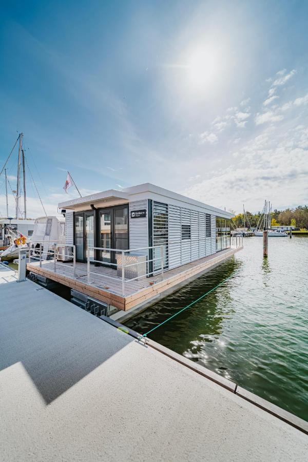 Schwimmendes Ferienhaus "Trinity" Ihr Seahome Auf Der Ostsee พีเนมุนเดอ ภายนอก รูปภาพ