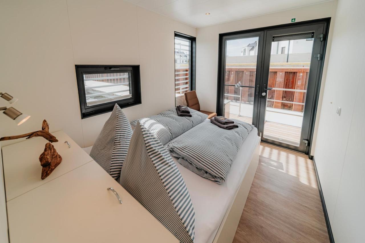 Schwimmendes Ferienhaus "Trinity" Ihr Seahome Auf Der Ostsee พีเนมุนเดอ ภายนอก รูปภาพ